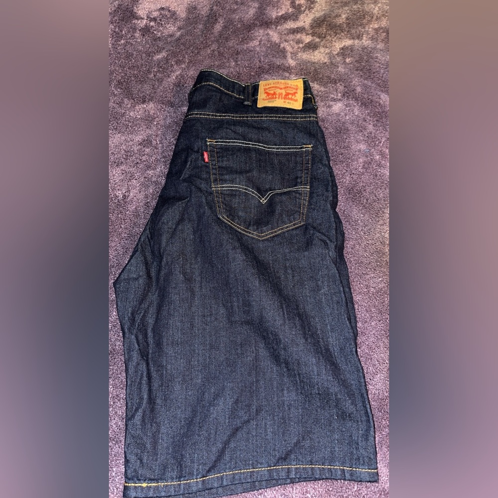 Men’s Levi’s shorts.